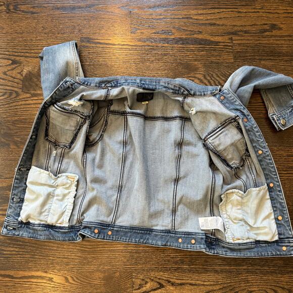 American Eagle Denim Jacket Size Medium Distressed Jean Jacket - Picture 10 of 13